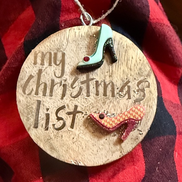 Chic Christmas Shoe Ornament NEW CHRISTMAS LIST - Picture 2 of 3